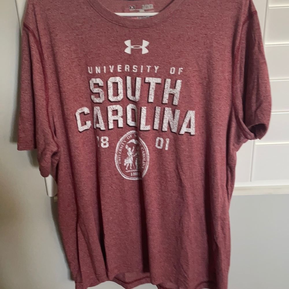 Univ of South Carolina red under armour tshirt